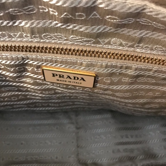 Prada purse - Picture 5 of 7
